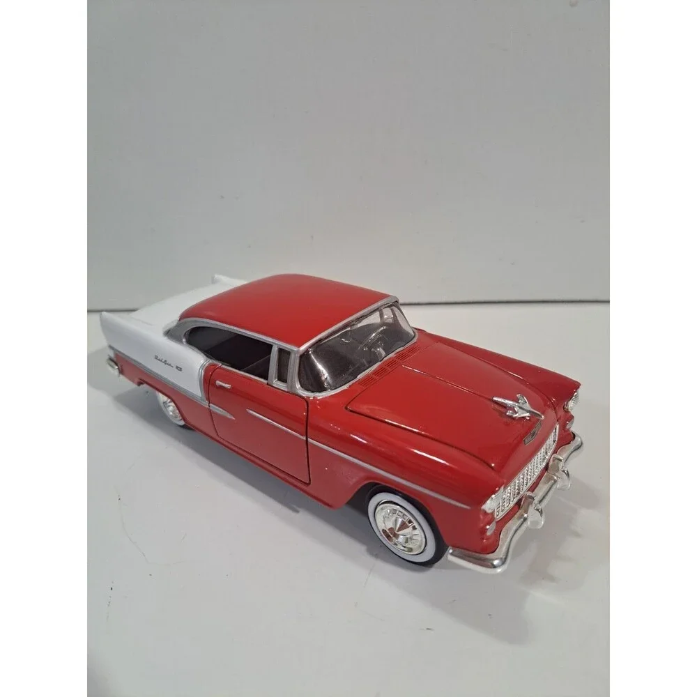 Motor Max 1:24 Die Cast 1955 Chevrolet Bel Air 2dr. Non Post